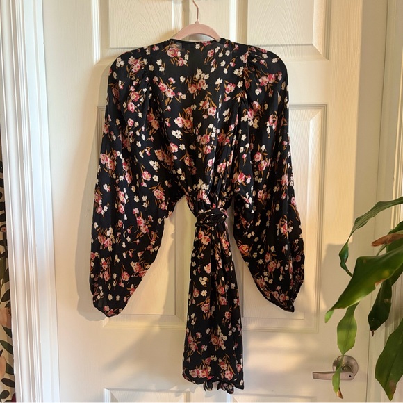 A.L.C Carlo Floral Silk Wrap Dress Size 8 - Picture 5 of 7